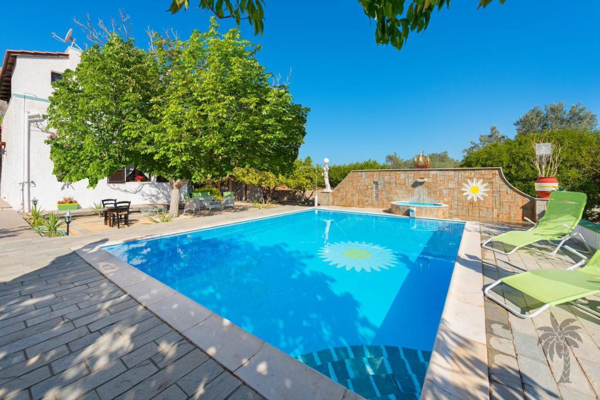 Traditional Eucharis With Swimming Pool *