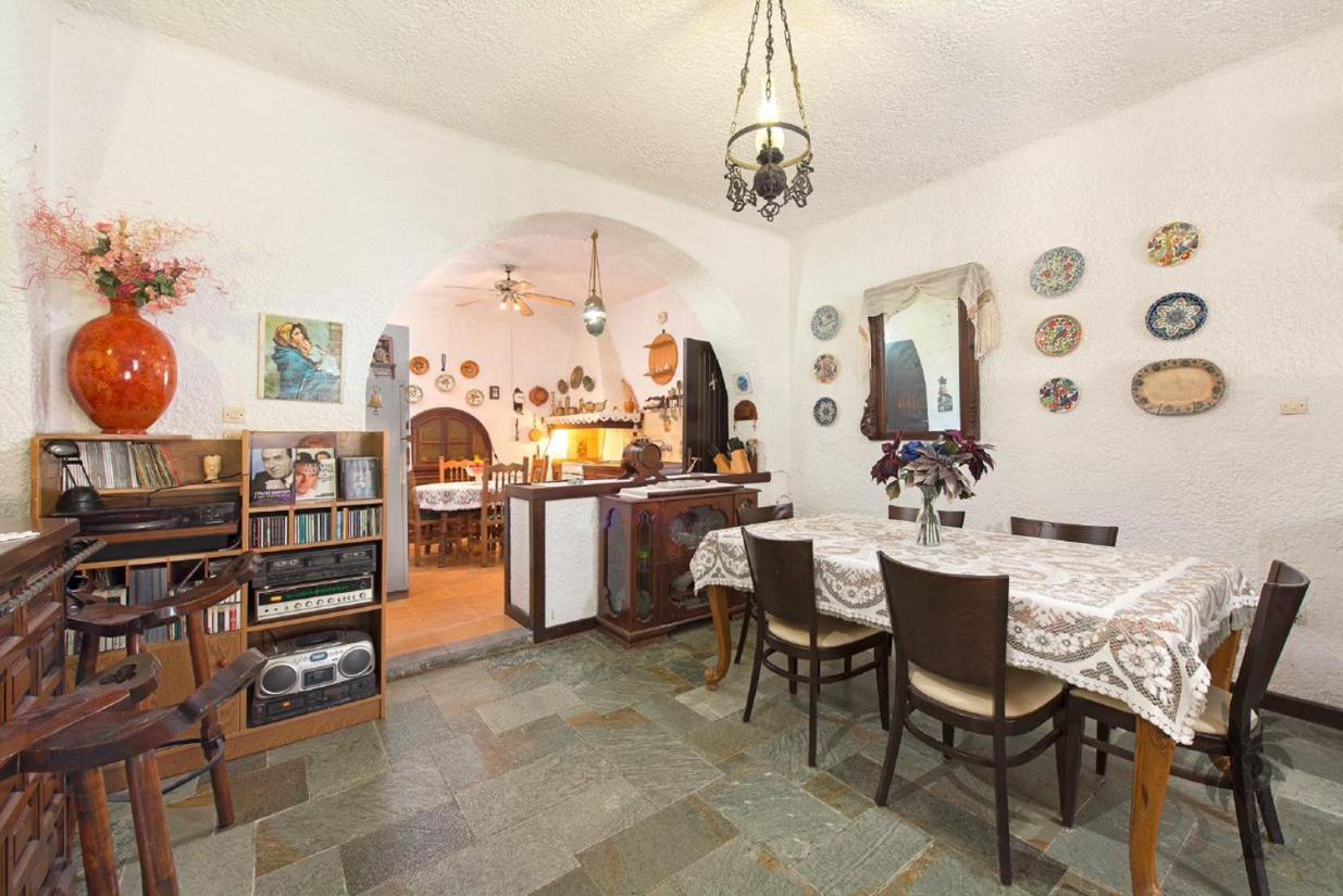 Villa Traditional Eucharis With Swimming Pool
